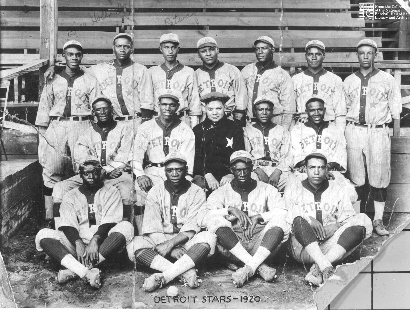 black and white image of the 1920 detroit stars baseball team