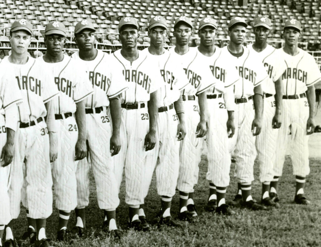 black and white image of the 1954 kc monarchs baseball team line-up